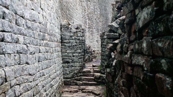 Photographs of Great Zimbabwe's Walls and Stone Enclosures, Twelfth to Fifteenth Century